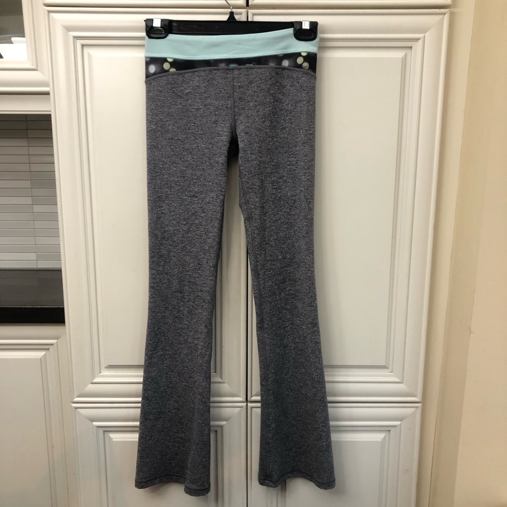 Ivivva by Lululemon reversible girls yoga pants 🍋
